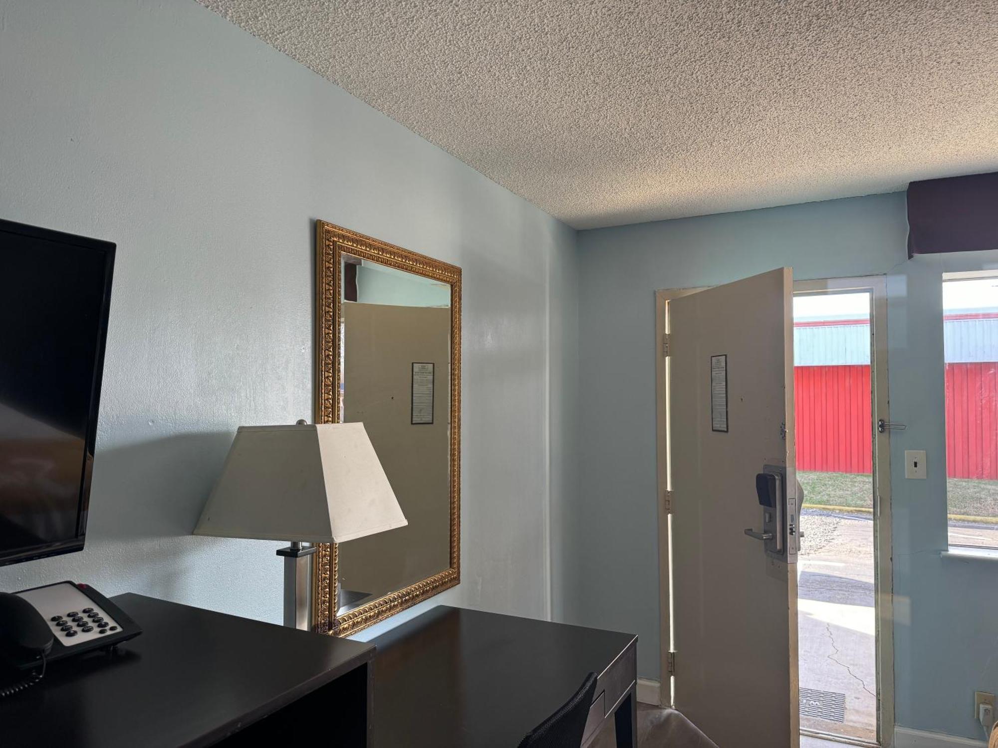 Red Carpet Inn & Suites - Danville Exteriör bild