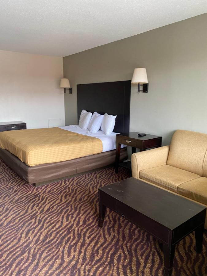 Red Carpet Inn & Suites - Danville Exteriör bild