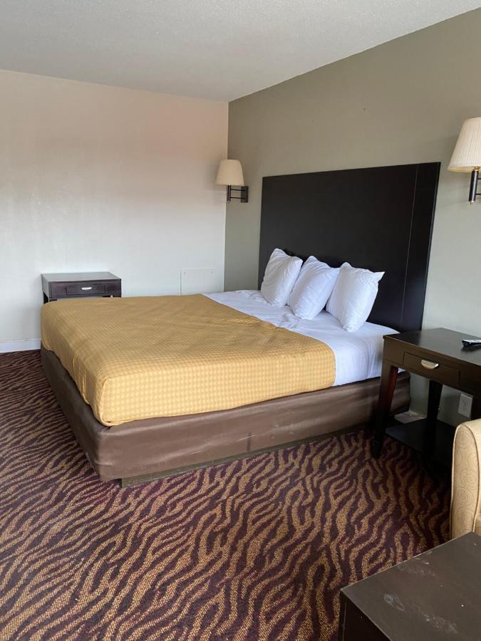 Red Carpet Inn & Suites - Danville Exteriör bild
