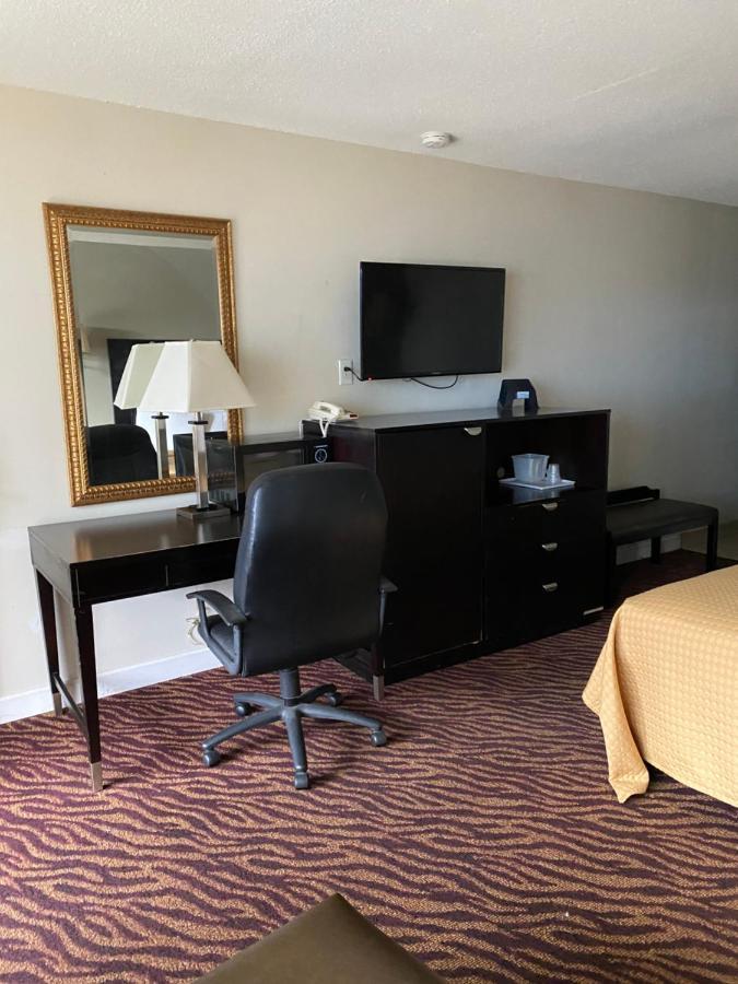 Red Carpet Inn & Suites - Danville Exteriör bild